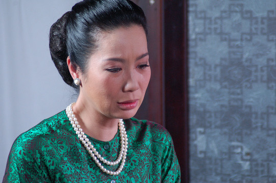 Trịnh Kim Chi tâm sự khi phim lên sóng, nhân vật bà Tuyết của cô bị nhiều khán giả ghét và chửi nên cũng có chút chạnh lòng. Tuy nhiên, nữ diễn viên khẳng định khi bị khán giả ghét có nghĩa là cô đã thành công với vai diễn của mình. Ảnh: NSCC. Trịnh Kim Chi tâm sự khi phim lên sóng, nhân vật bà Tuyết của cô bị nhiều khán giả ghét và chửi nên cũng có chút chạnh lòng. Tuy nhiên, nữ diễn viên khẳng định khi bị khán giả ghét có nghĩa là cô đã thành công với vai diễn của mình. Ảnh: NSCC.