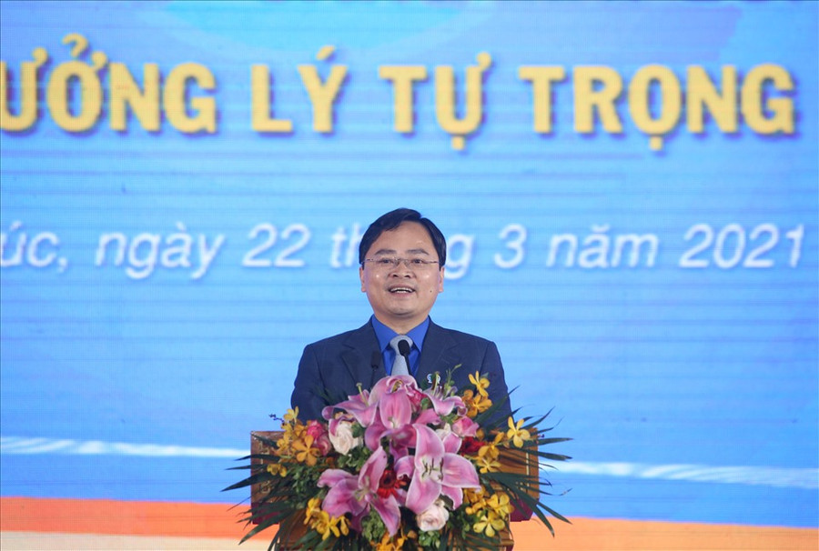 Bí thư thứ nhất BCH Trung ương Đoàn TNCS Hồ Chí Minh Nguyễn Anh Tuấn phát biểu tại Chương trình.