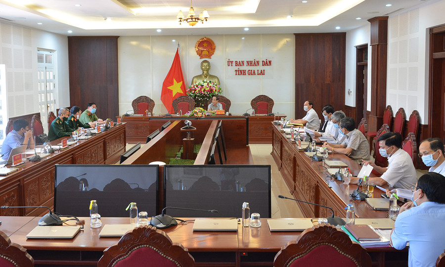 Quang cảnh cuộc họp đánh giá công tác phòng-chống dịch Covid-19 của Ban Chỉ đạo tỉnh. Ảnh: Phương Linh