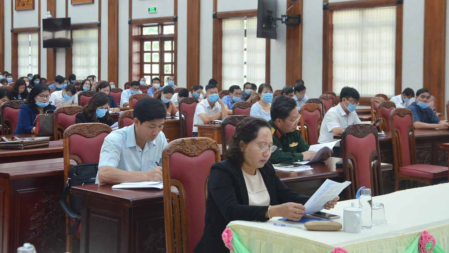Quang cảnh Hội nghị hướng dẫn việc lấy ý kiến nhận xét và tín nhiệm của cử tri nơi cư trú. Ảnh: Phương Linh Quang cảnh Hội nghị hướng dẫn việc lấy ý kiến nhận xét và tín nhiệm của cử tri nơi cư trú. Ảnh: Phương Linh