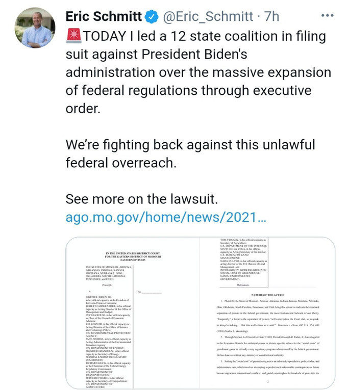 Tổng chưởng lý Missouri Eric Schmitt thông báo đơn kiện nhằm vào chính quyền Tổng thống Joe Biden. Ảnh: Twitter Tổng chưởng lý Missouri Eric Schmitt thông báo đơn kiện nhằm vào chính quyền Tổng thống Joe Biden. Ảnh: Twitter