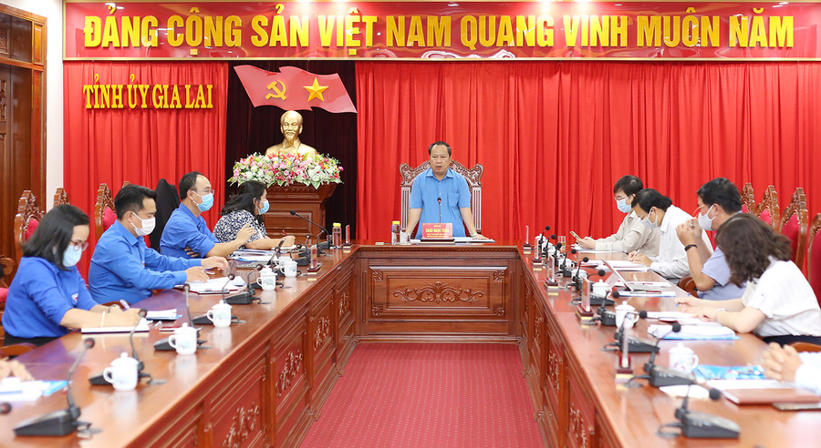 Quang cảnh buổi làm việc. Ảnh: Phan Lài
