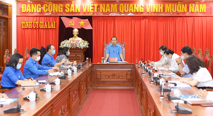 Quang cảnh buổi làm việc. Ảnh: Phan Lài