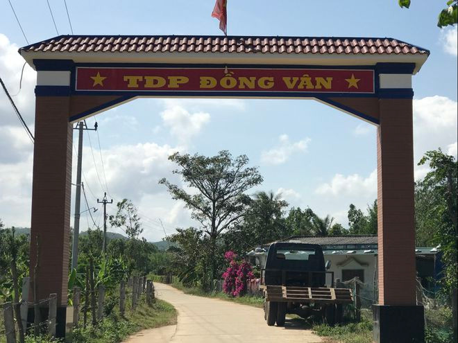 Cổng tổ dân phố Đồng Vân - ẢNH: TRẦN CAO DUYÊN Cổng tổ dân phố Đồng Vân - ẢNH: TRẦN CAO DUYÊN