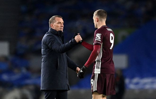  HLV Rogers cùng Leicester vẫn duy trì hy vọng đoạt vé dự Champions League mùa tới - ẢNH: AFP