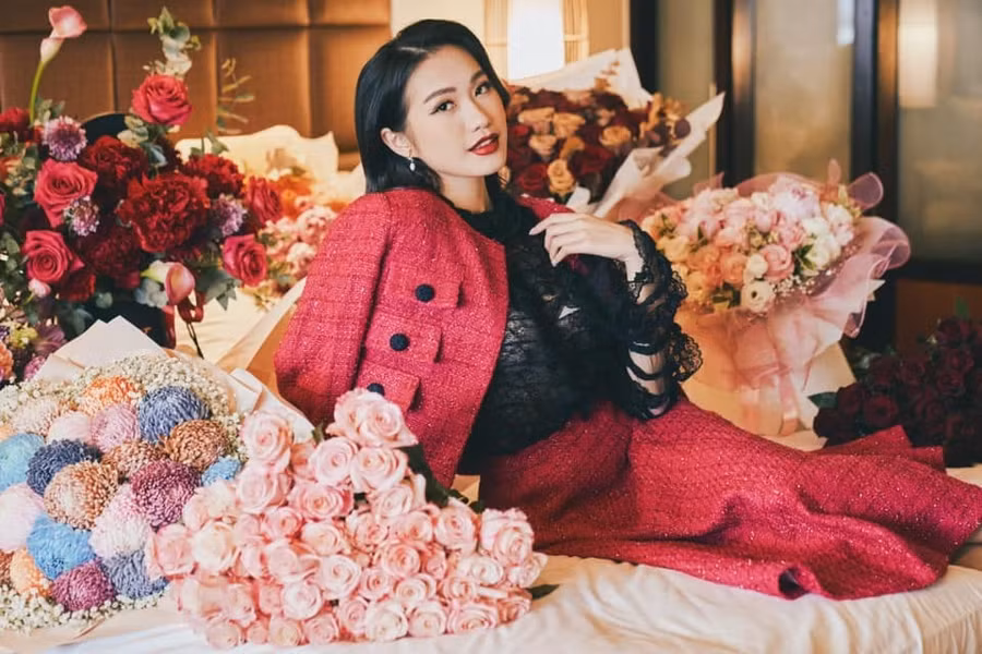  Bên cạnh đó, sau cuộc thi việc nhận nhiều lời mời làm mẫu ảnh, không ít đồn đoán cho rằng cô sẽ lấn sân vào showbiz. Doãn Hải My tiết lộ hiện tại cô vẫn chưa có kế hoạch gì cụ thể. Tuy nhiên, sẽ thử sức nếu mọi người ủng hộ. Ảnh: NVCC