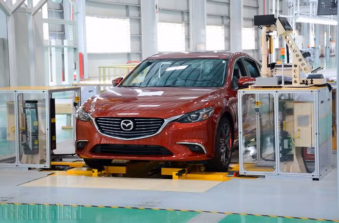 Ô tô chở người dưới 9 chỗ có kinh doanh dịch vụ vận tải và ô tô chở người các loại trên 9 chỗ có cải tạo lại sẽ có chu kỳ đăng kiểm lần đầu là 12 tháng và tiếp theo cũng sẽ là 6 tháng/lần