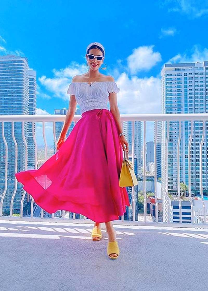 Người đẹp dành nhiều thời gian để chăm lo cho tổ ấm của mình. Ngoài ra, cô cũng không quên luyện tập yoga, giữ gìn vóc dáng trẻ trung, khỏe khoắn. Ở Mỹ, nàng hậu thường chia sẻ những bức ảnh đi du lịch khắp nơi khiến không ít người ngưỡng mộ. Ảnh: NVCC.