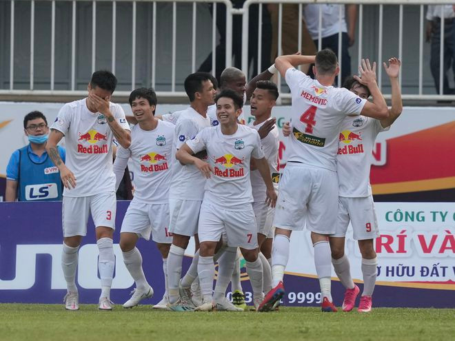 HAGL muốn lấy trọn 3 điểm trên sân Hà Tĩnh. Ảnh: ĐỘC LẬP