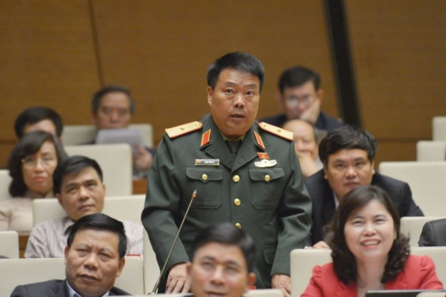 Đại biểu Sùng Thìn Cò (Đoàn Hà Giang) phát biểu. Ảnh: QH.