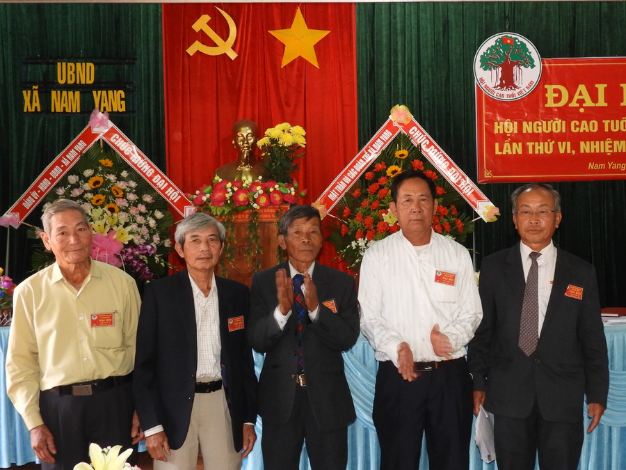  Ra mắt Ban Chấp hành Hội Người cao tuổi xã Nam Yang khóa VI. Ảnh: Thanh Nhật 