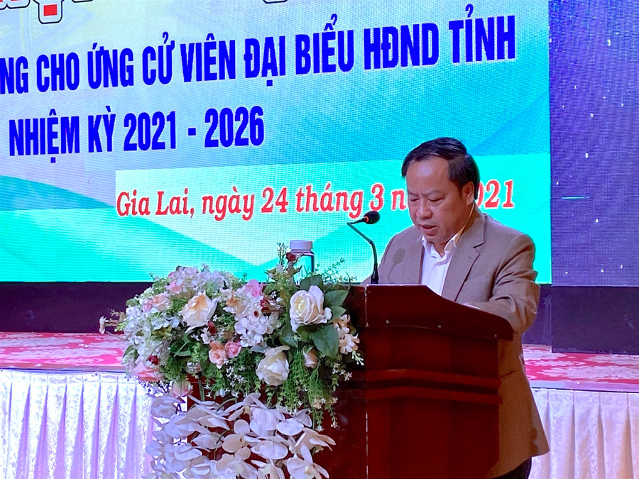 Phó Bí thư Thường trực Tỉnh ủy, Chủ tịch HĐND tỉnh Châu Ngọc Tuấn phát biểu khai mạc hội nghị. Ảnh: Hồng Thi.