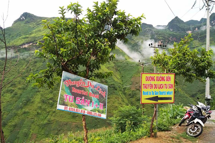 Lối xuống bến thuyền ở Xín Cái (Ảnh – Ha Dinhquoc)