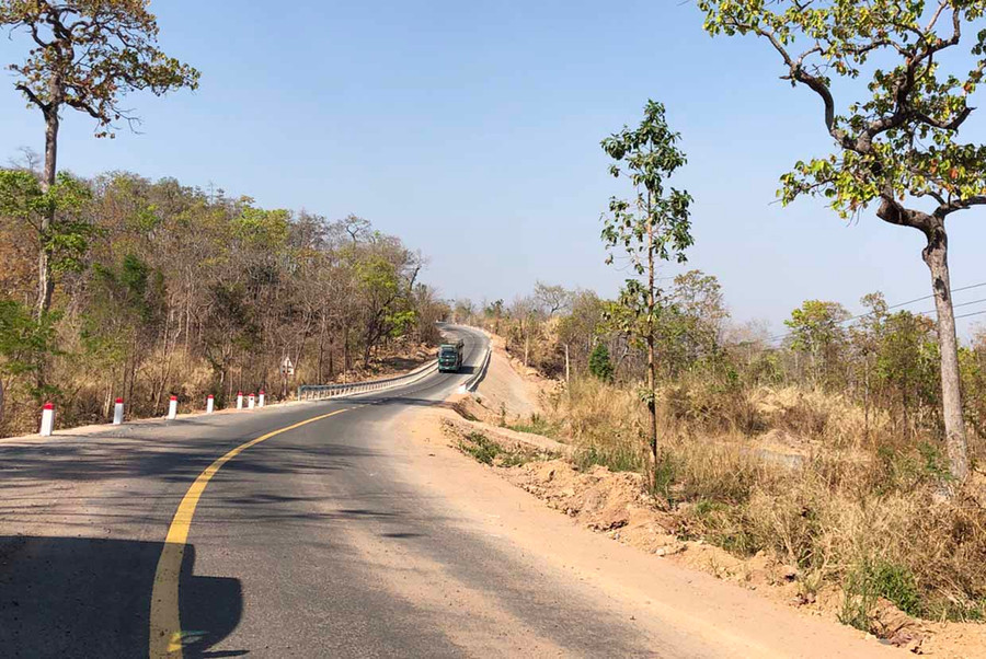 Quốc lộ 14C-đoạn qua xã Ia Púch (huyện Chư Prông) vừa được đầu tư nâng cấp. Ảnh: Lê Hòa