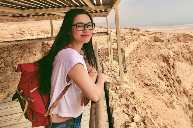 Sau khi kết thúc việc học tập chuyên ngành Sản xuất phim tại New York Film Academy, Los Angeles (Mỹ), Hoàng My không trở về việt Nam mà quyết định đến đến Israel để sinh sống và làm phim. Á hậu từng chia sẻ rất nhiều về cuộc sống “nguy hiểm nhưng nhiều niềm vui” ở Israel. Ảnh: NVCC.