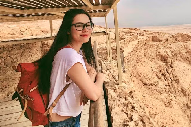 Sau khi kết thúc việc học tập chuyên ngành Sản xuất phim tại New York Film Academy, Los Angeles (Mỹ), Hoàng My không trở về việt Nam mà quyết định đến đến Israel để sinh sống và làm phim. Á hậu từng chia sẻ rất nhiều về cuộc sống “nguy hiểm nhưng nhiều niềm vui” ở Israel. Ảnh: NVCC.