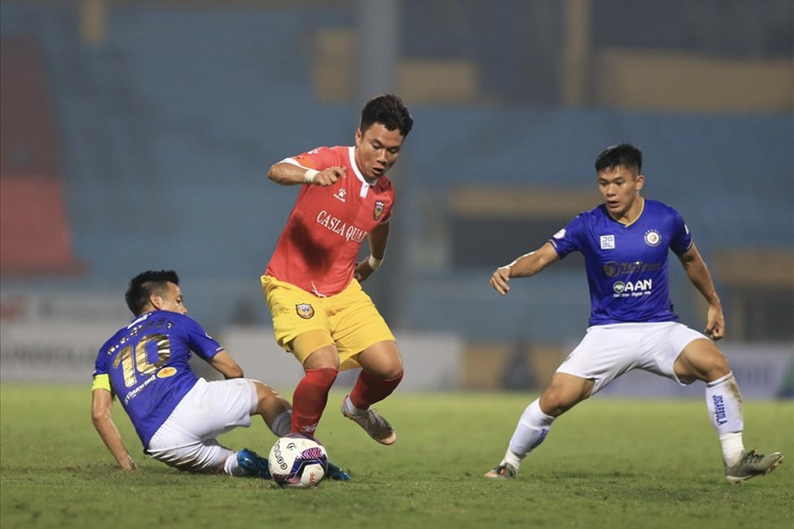 Hà Nội và Hồng Lĩnh Hà Tĩnh chia điểm tại Hàng Đẫy. Ảnh: Hoài Thu