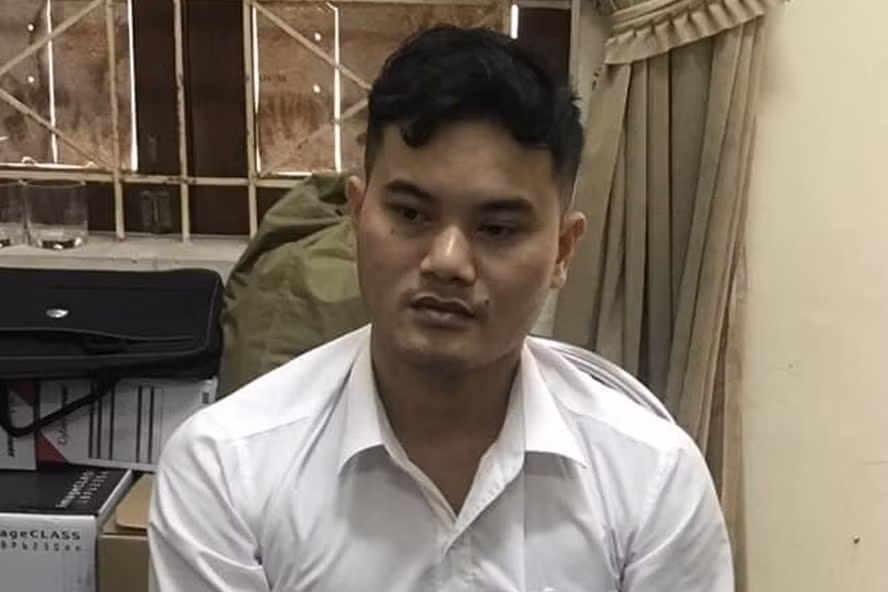 Đối tượng Nguyễn Duy Hướng tại cơ quan điều tra Công an tỉnh Nghệ An. Ảnh: PV