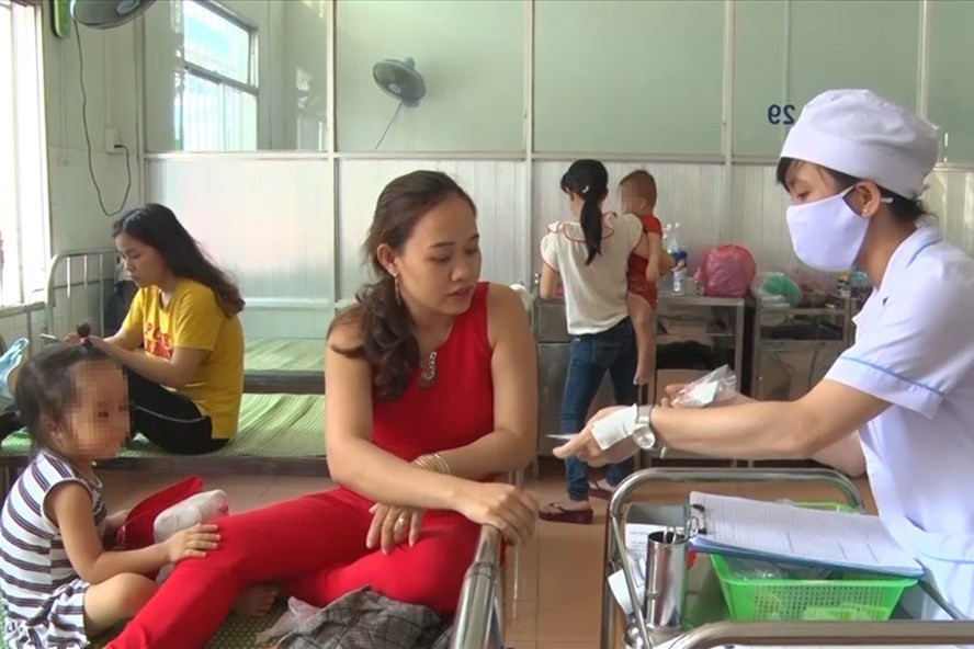 Bệnh tay, chân, miệng bùng phát ở Quảng Nam. Ảnh: Thanh Chung Bệnh tay, chân, miệng bùng phát ở Quảng Nam. Ảnh: Thanh Chung