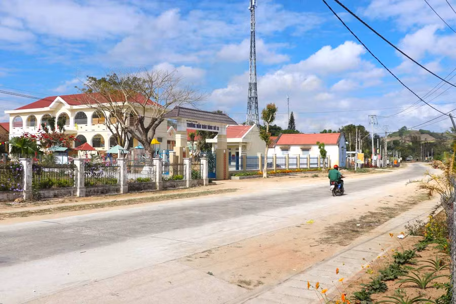 Bộ mặt nông thôn xã Kông Pla, huyện Kbang ngày càng khởi sắc. Ảnh: Ngọc Minh