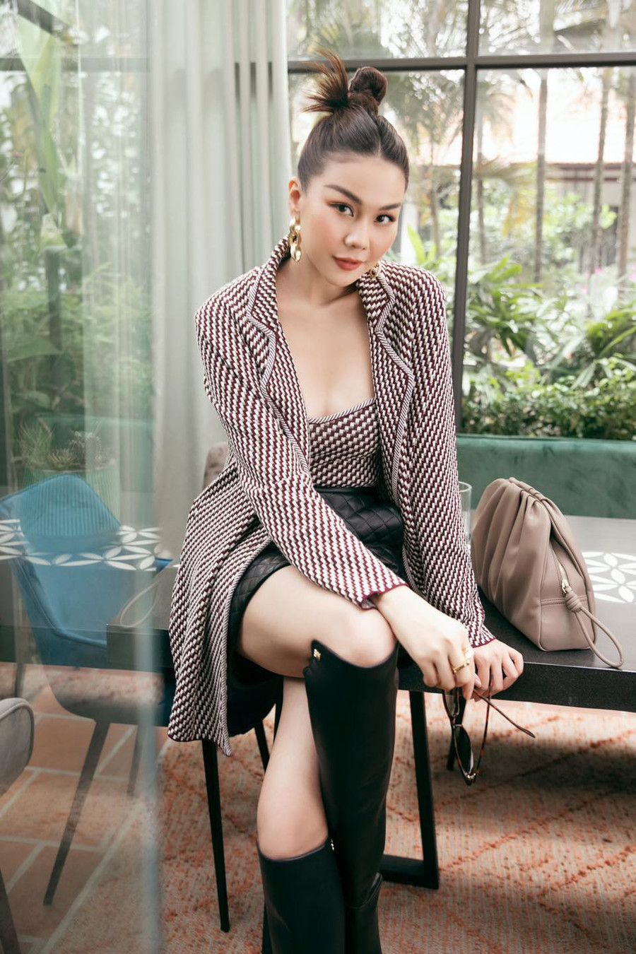 Ngoài vai trò người mẫu, Thanh Hằng còn ghi dấu ấn trong lòng khán giả bởi những vai diễn trong các dự án điện ảnh như: Tháng năm rực rỡ, Mẹ chồng, Chị chị em em…