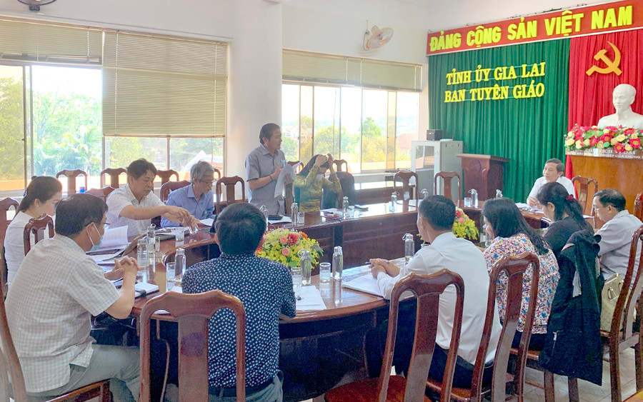 Tiểu ban công tác thông tin, tuyên truyền phục vụ bầu cử đại biểu Quốc hội và đại biểu HĐND các cấp nhiệm kỳ 2021-2026 họp triển khai nhiệm vụ. Ảnh: Phương Linh