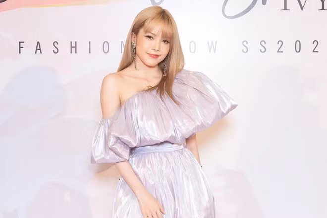 Thiều Bảo Trâm khoe vẻ đẹp ngọt ngào và trẻ trung tại sự kiện thời trang. ẢNH: BTC