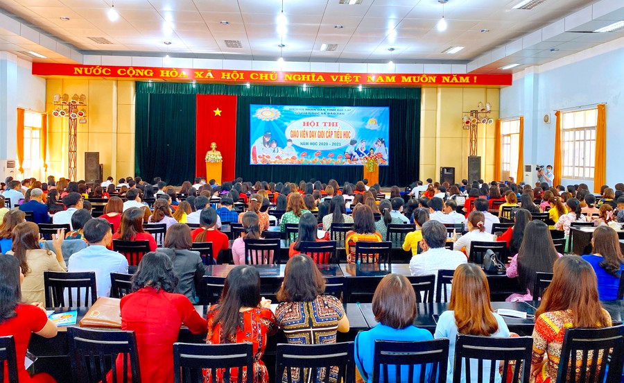 Quang cảnh lễ khai mạc hội thi. Ảnh: Mộc Trà 1- Quang cảnh lễ khai mạc hội thi. Ảnh: Mộc Trà.