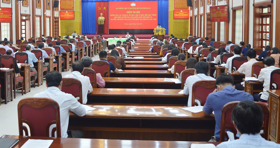  Ban Thường trực MTTQ Việt Nam tỉnh tổ chức hội nghị hướng dẫn các cơ quan, tổ chức, đơn vị giới thiệu người ứng cử. Ảnh: Anh Huy