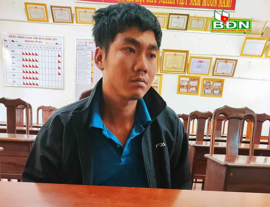 Huỳnh Văn Cường tại cơ quan công an Huỳnh Văn Cường tại cơ quan công an