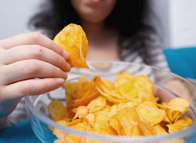  Ăn nhiều carb chất lượng kém có thể gây ra những kết quả nguy hiểm - Ảnh: Shutterstock