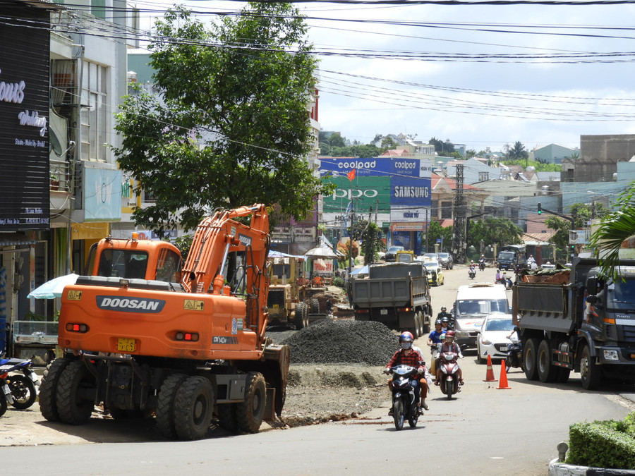 Các doanh nghiệp cần chấp hành đúng quy định pháp luật về bảo vệ môi trường tại khu vực xây dựng, nâng cấp đường giao thông ở trung tâm đô thị