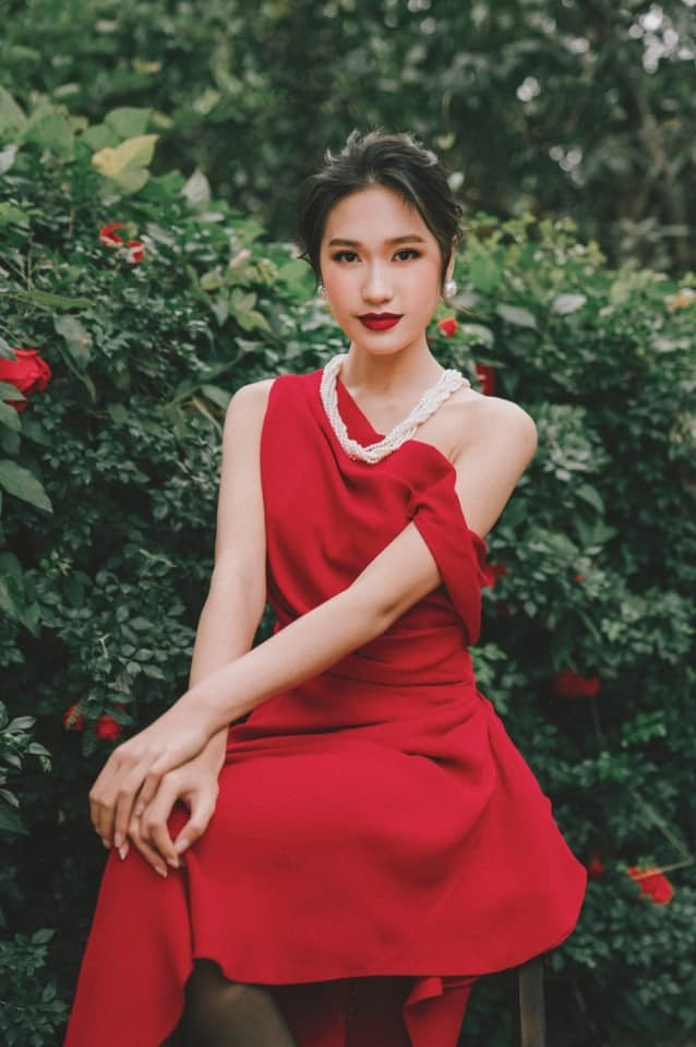 Cô trân trọng những phút giây được diễn trên sân khấu, gặp gỡ khán giả để bản thân trưởng thành hơn. Ảnh: NVCC.