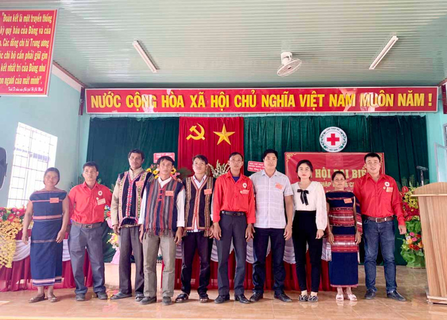 Ban Chấp hành Hội Chữ thập đỏ xã Chư Krey ra mắt đại hội. Ảnh: Hồng Ngọc