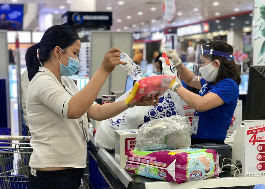 “Kinh doanh trách nhiệm, tiêu dùng bền vững trong thời kỳ bình thường mới” là chủ đề của Ngày Quyền của người tiêu dùng Việt Nam năm 2021. Ảnh: Vũ Thảo