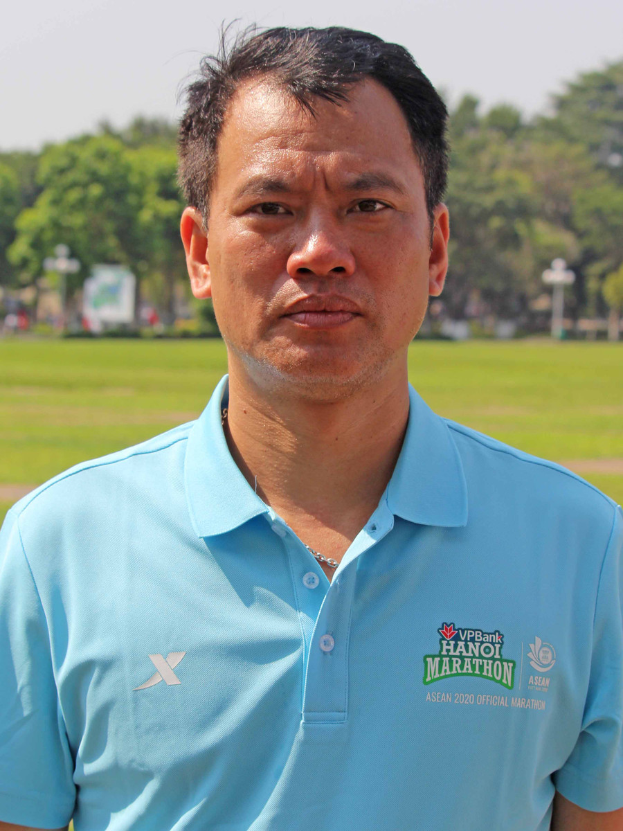 Ông Nguyễn Tuấn Viết-Huấn luyện viên đoàn Quân đội. 