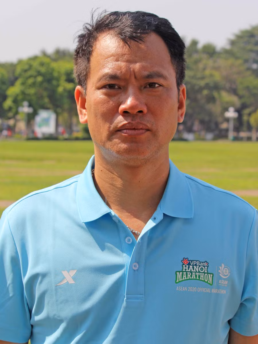 Ông Nguyễn Tuấn Viết-Huấn luyện viên đoàn Quân đội. 