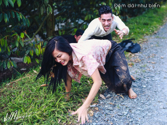 Cảnh trong phim “Đêm dài như biển” Ảnh: HOÀNG MINH PHI