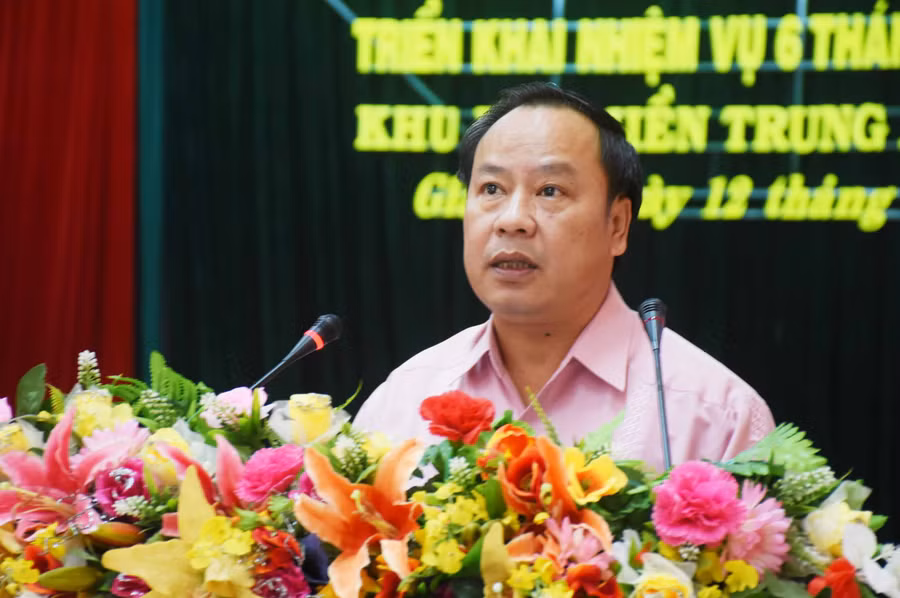 Phó Bí thư Tỉnh ủy Châu Ngọc Tuấn phát biểu tại hội nghị giao ban công tác kiểm tra, giám sát khu vực miền Trung-Tây Nguyên tổ chức tại TP. Pleiku. Ảnh: Minh Nguyễn