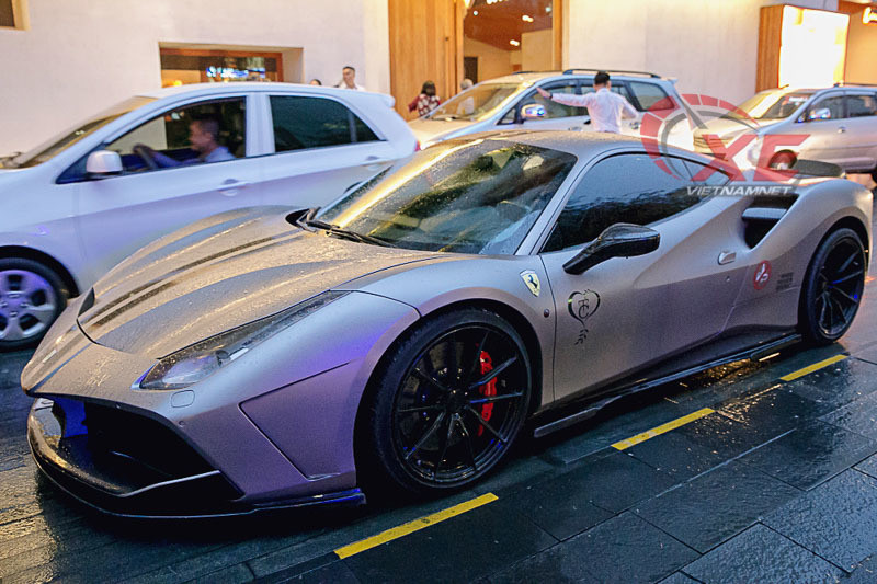 Siêu xe Ferrari 488 GTB độ gói SVR hàng độc của đại gia Đà Lạt (ảnh: Phạm Hòa)