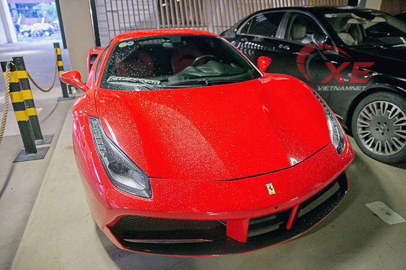  Ferrari 488 GTB màu đỏ của ca sĩ Tuấn Hưng cũng góp mặt (ảnh: Phạm Hòa)