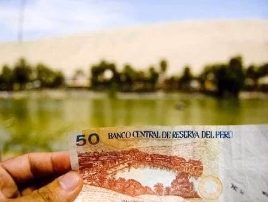 Viện Văn hóa Quốc gia sau này công nhận Huacachina là di sản văn hóa của Peru và chính phủ quyết định in hình ốc đảo lên mặt sau của đồng tiền 50 Nuevo Sol phát hành lần đầu vào năm 1991. Ảnh: Robert Luna.