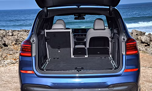 Không gian chứa đồ có thể đạt 1.775 lít khi gập hàng ghế thứ hai. Ảnh: BMW