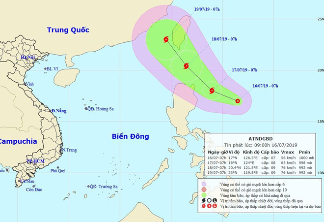 Áp thấp nhiệt đới gần Biển Đông ít có khả năng ảnh hưởng đến đất liền nước ta. Ảnh: NCHMF