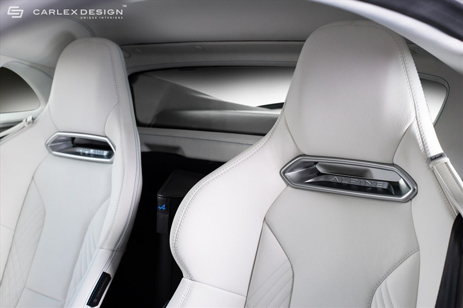  Nhiều người nghĩ rằng, xe nội thất màu trắng dễ dính bẩn và mất thời gian lau chùi nhưng thực tế không phải vậy, với chất liệu da cao cấp, vết bẩn xe rất khó dính và màu sẽ khó bị phai theo thời gian. Ảnh: Carscoops