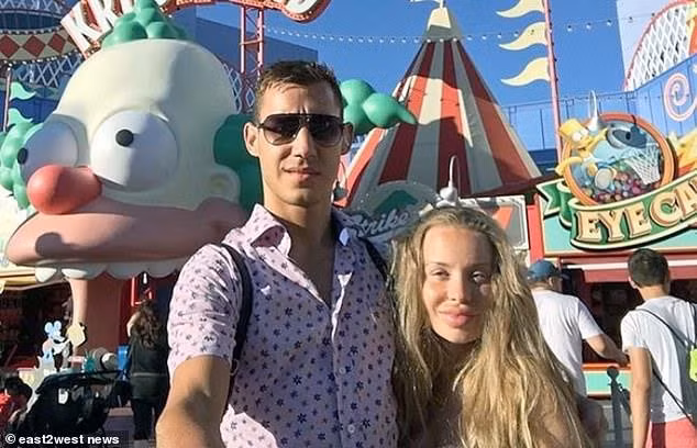 Tay đấm sinh năm 1991 đang hạnh phúc cùng vợ và có cậu con trai 2 tuổi.