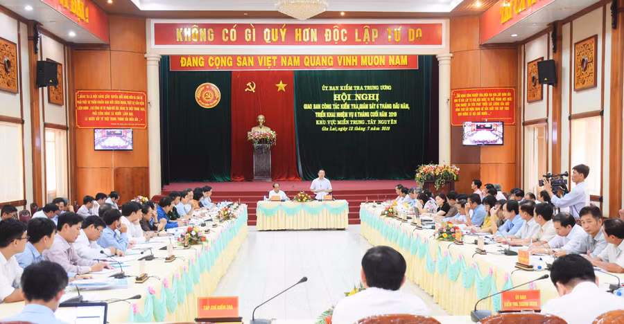 Quang cảnh hội nghị giao ban công tác kiểm tra, giám sát khu vực miền Trung-Tây Nguyên 6 tháng đầu năm 2019. Ảnh: Minh Triều