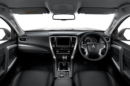 Nội thất không thay đổi thiết kế nhưng "đồ chơi" nhiều hơn trước Nội thất không thay đổi thiết kế nhưng