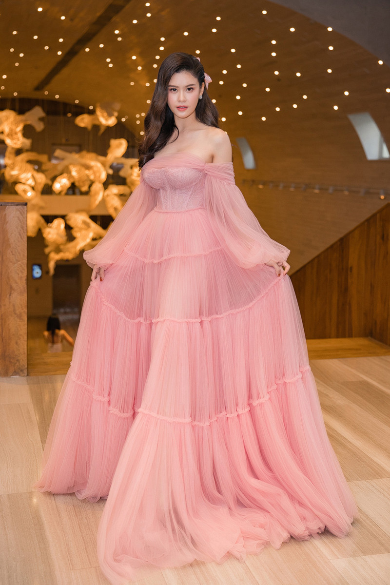 Nữ nghệ sĩ bật mí, bé Sushi dù chưa đến tuổi thiếu niên nhưng cũng bắt đầu chững chạc và trưởng thành.