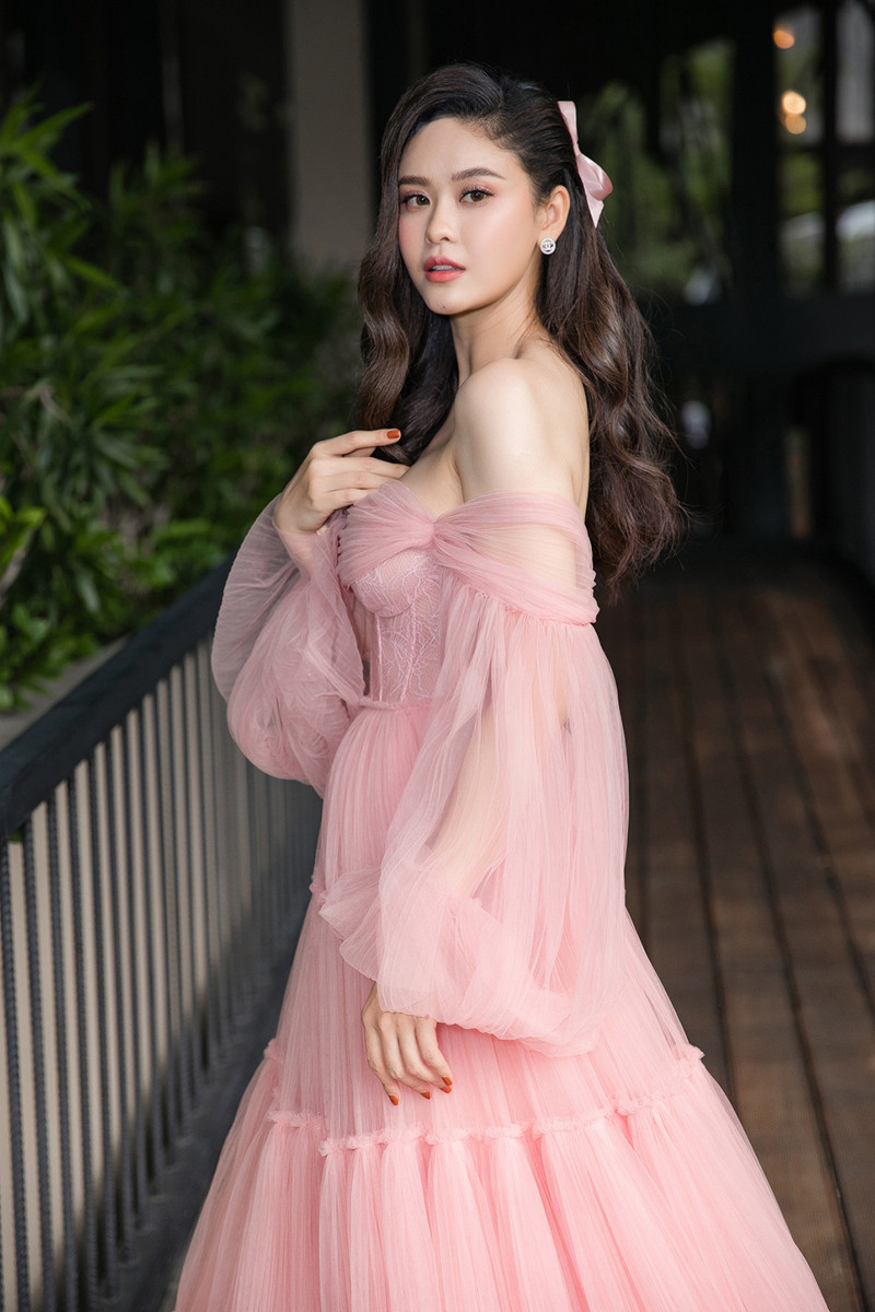 Sau biến cố hôn nhân, Trương Quỳnh Anh vẫn giữ được vẻ đẹp rạng ngời với thần thái tỏa sáng.